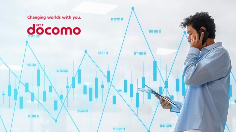 DOCOMO Develops Solution to Create High-frequency Mobile Cells By Placing Small Plastic Antenna